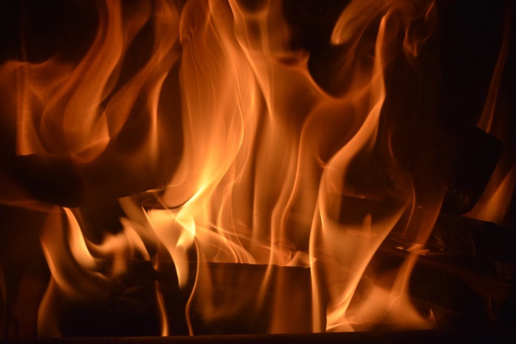 ein wärmendes Feuer